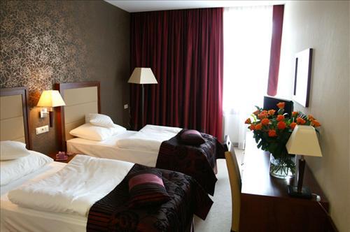 Aviator Hotel Radom Quarto foto